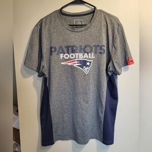 NFL Patriots Gray and Blue T-shirt, Size Large